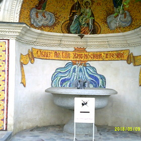 ����� ����